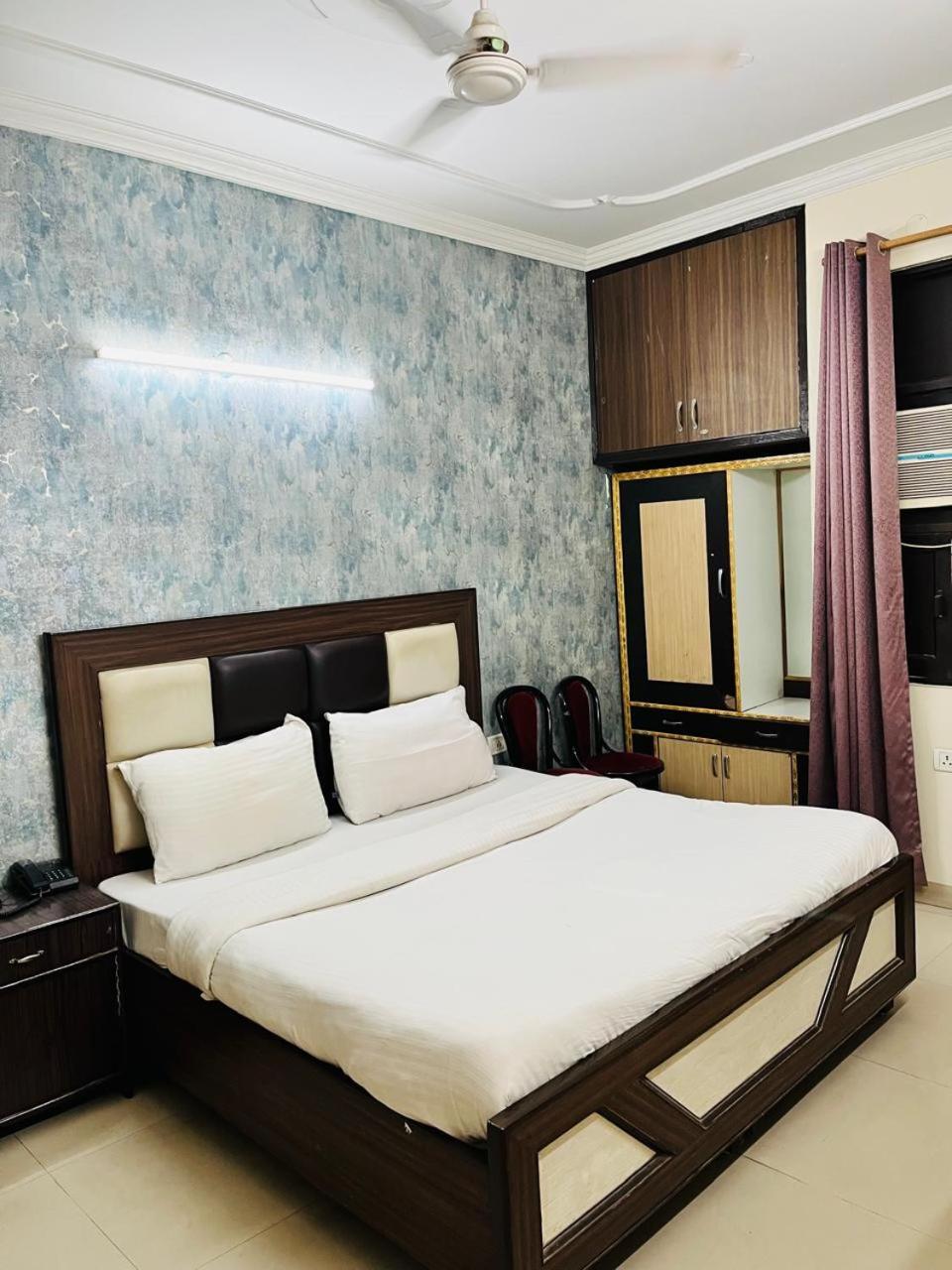 Airport Hotel Mayank Residency New Delhi Exteriör bild